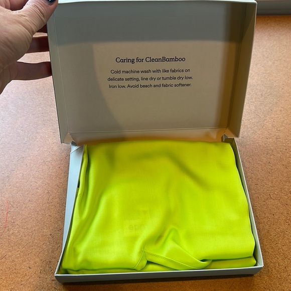 Ettitude Sateen Cami in Lime XL - Picture 2 of 6